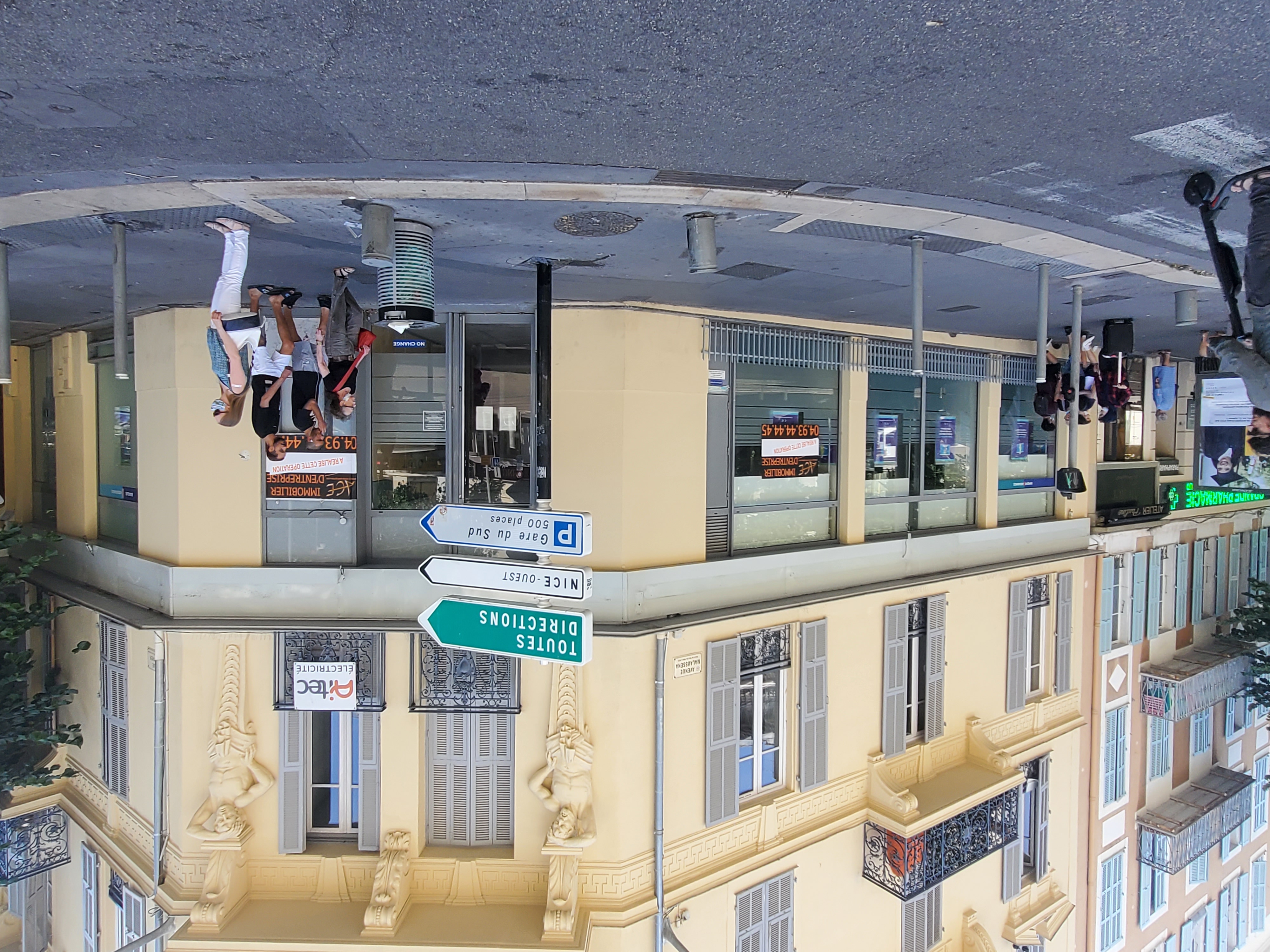 Installation du Groupe Leroy Merlin à la place DU CIC LYONNAISE DE BANQUE