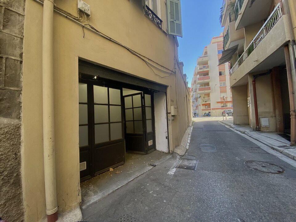LOCAUX D'ACTIVITÉS - ENTREPÔTS à Louer