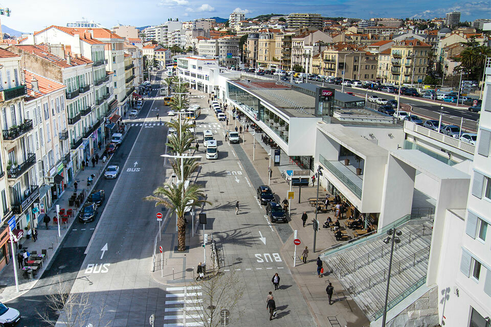 LOCAL COMMERCIAL à Louer