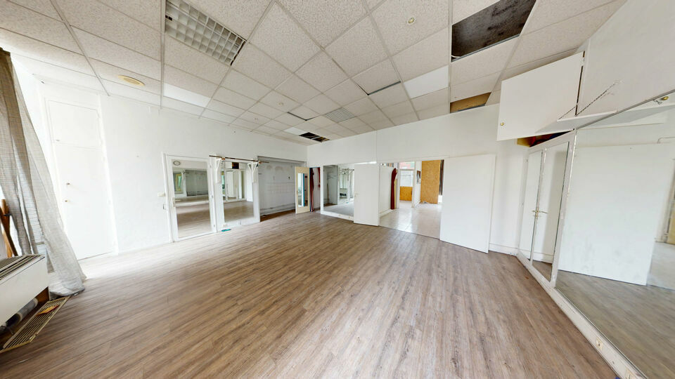 LOCAL COMMERCIAL à Vendre
