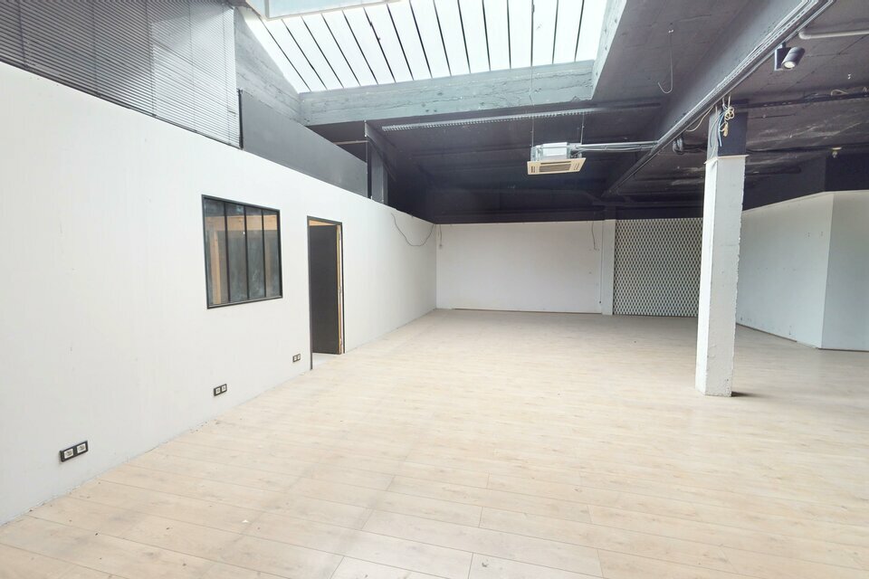 LOCAL COMMERCIAL &agrave; Louer